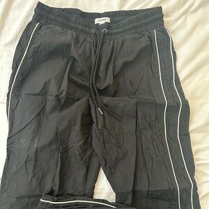 athletic windbreaker pants